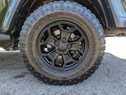 Used 2022 Jeep Gladiator Sport AWD/4WD image 46