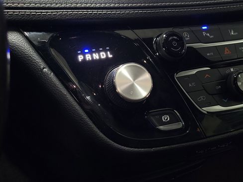 Used 2021 Chrysler Pacifica Touring w/ S Appearance Package image 30