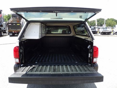 Used 2020 Toyota Tacoma SR image 45