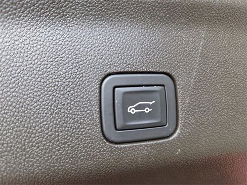 Certified 2024 Cadillac Escalade Sport w/ LPO, ONYX Package image 24