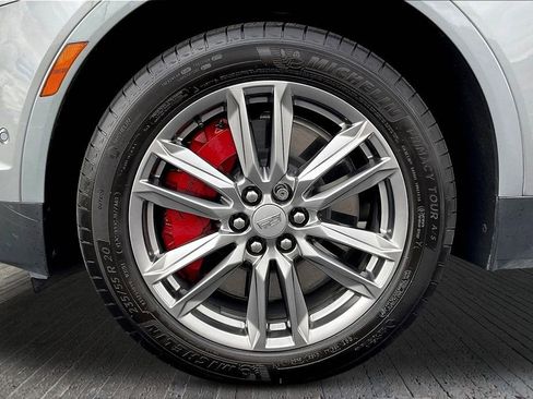 Used 2025 Cadillac XT5 Sportv w/ Technology Package AWD/4WD image 32