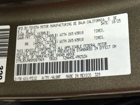 Used 2025 Toyota Tacoma TRD Sport image 32