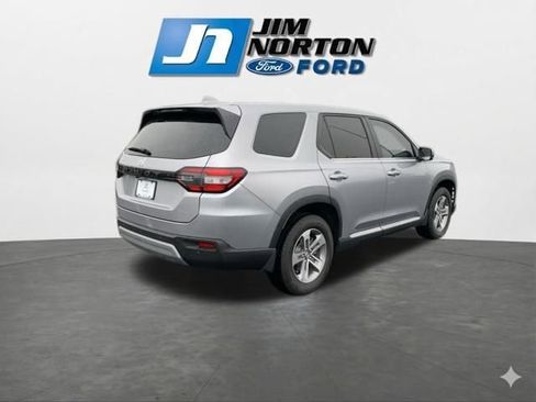 Used 2025 Honda Pilot EX-L image 8