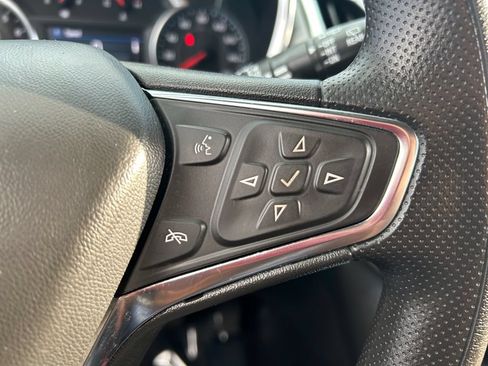 Used 2021 Chevrolet Equinox LS w/ LS Convenience Package AWD/4WD image 12