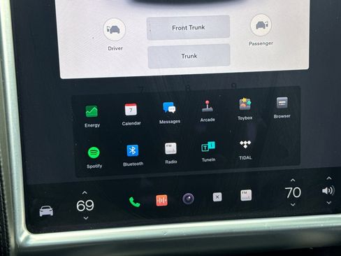 Used 2016 Tesla Model X 90D AWD/4WD image 21