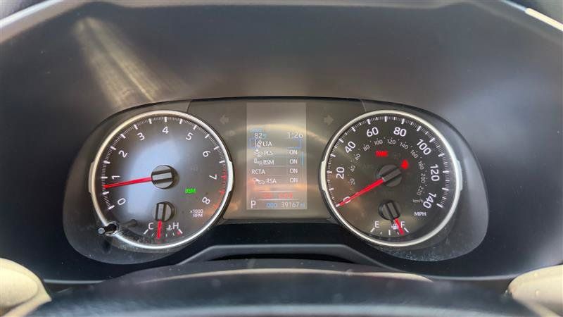Used 2020 Toyota RAV4 XLE w/ Convenience Package FWD image 32
