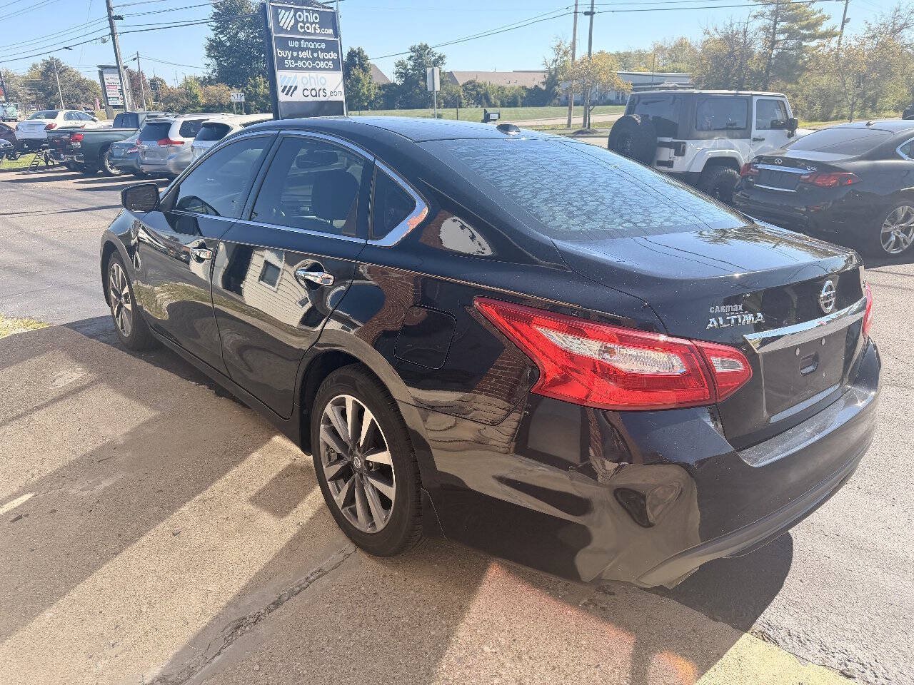 Used 2017 Nissan Altima 2.5 SV w/ Convenience Package FWD image 5