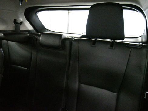 Used 2023 Toyota Highlander XLE image 24