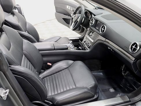 Used 2013 Mercedes-Benz SL 550 image 31