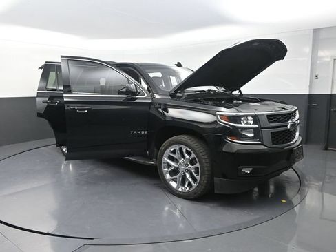 Used 2017 Chevrolet Tahoe LT w/ Luxury Package AWD/4WD image 31