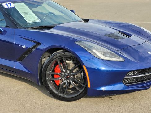 Used 2017 Chevrolet Corvette Stingray Coupe w/ 1LT image 3