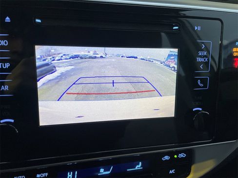 Used 2019 Toyota Corolla LE image 20