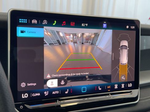 New 2026 Volkswagen Tiguan SE R-Line FWD image 25
