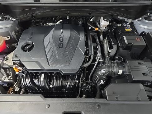 Used 2023 Kia Sportage LX image 12