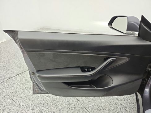 Used 2018 Tesla Model 3 Long Range RWD image 13