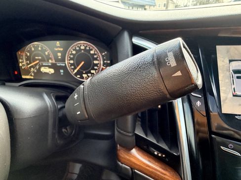 Used 2015 Cadillac Escalade Premium image 25