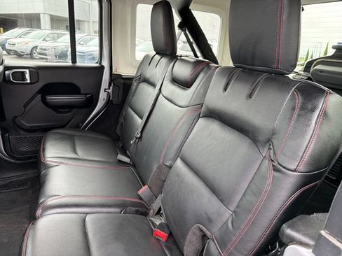 Used 2019 Jeep Wrangler Unlimited Rubicon AWD/4WD image 22