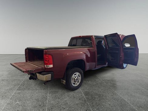 Used 2014 GMC Sierra 2500 SLE w/ SLE Preferred Package AWD/4WD image 12