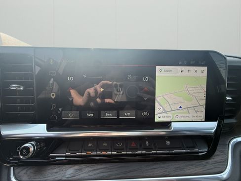 Used 2026 GMC Sierra 1500 SLT AWD/4WD image 16