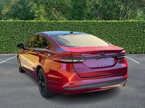 Used 2018 Ford Fusion SE w/ Fusion SE Technology Package image 4