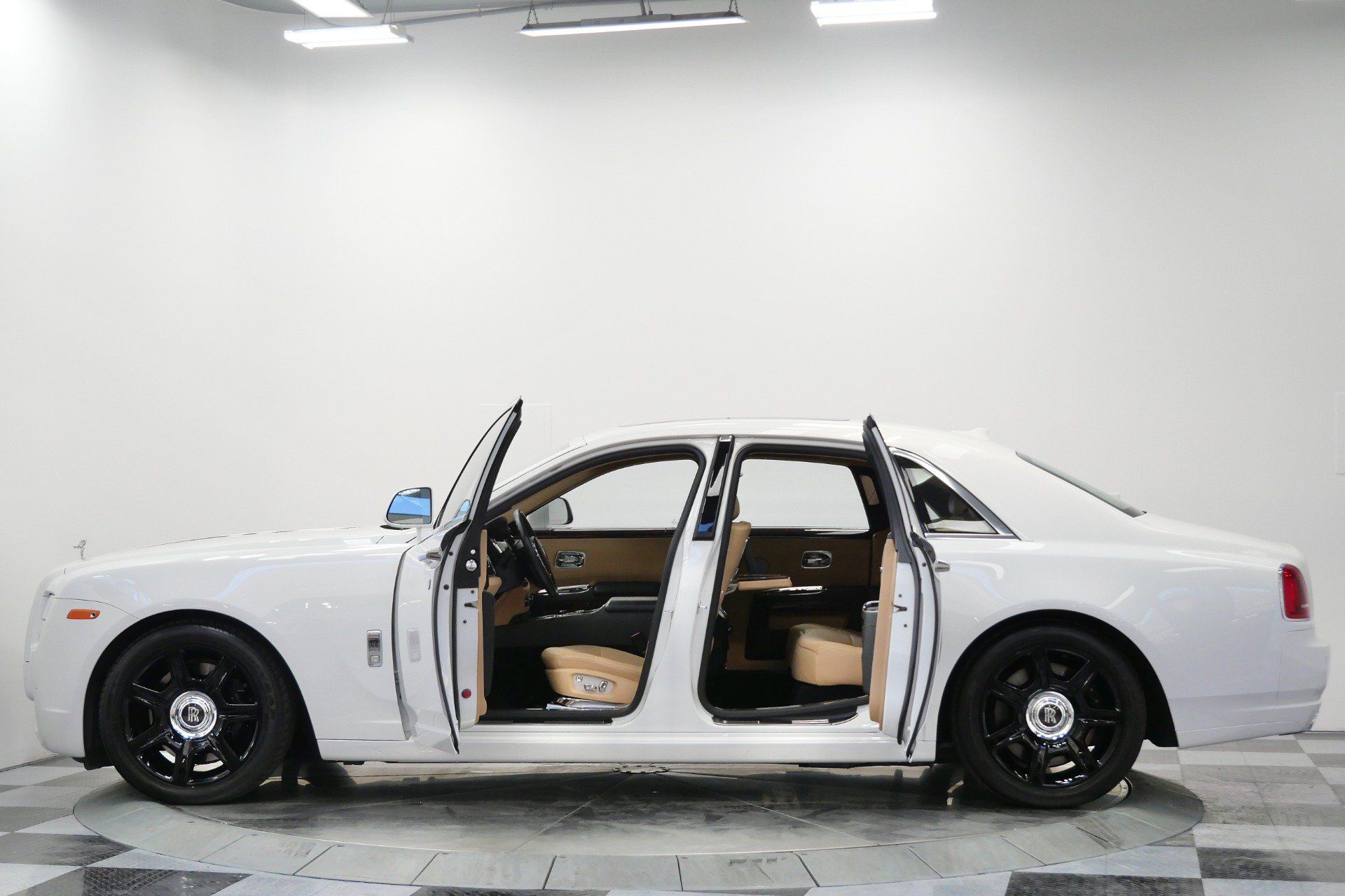 Used 2013 Rolls-Royce Ghost RWD image 6