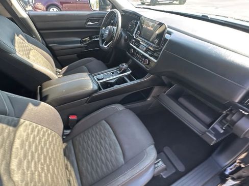 Used 2022 Nissan Pathfinder SV AWD/4WD image 35
