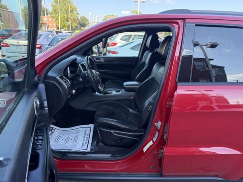 Used 2017 Jeep Grand Cherokee Trailhawk AWD/4WD image 12