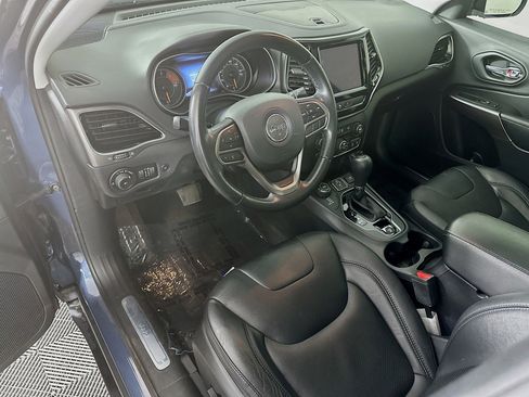 Used 2019 Jeep Cherokee Limited image 9