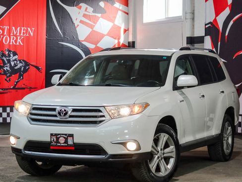 Used 2012 Toyota Highlander Limited image 1