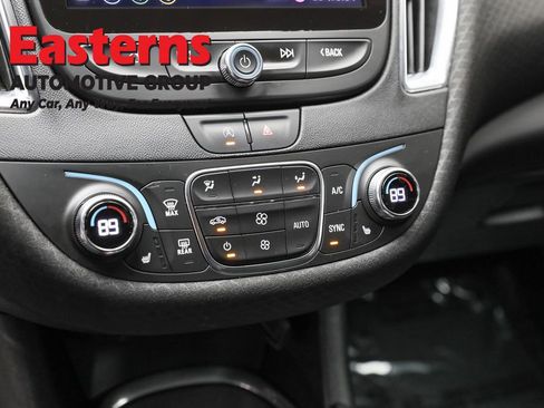 Used 2020 Chevrolet Malibu LT image 20