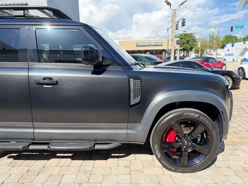 Used 2022 Land Rover Defender 110 S image 22