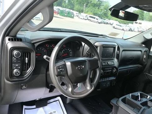 Used 2020 Chevrolet Silverado 1500 Custom Trail Boss w/ Custom Convenience Package AWD/4WD image 9