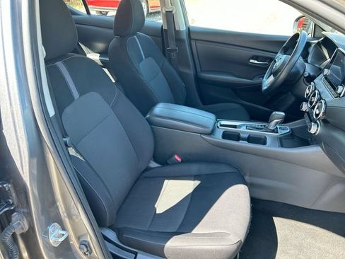 Used 2024 Nissan Sentra SV FWD image 25