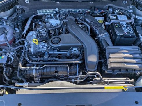 New 2026 Volkswagen Taos SE image 32