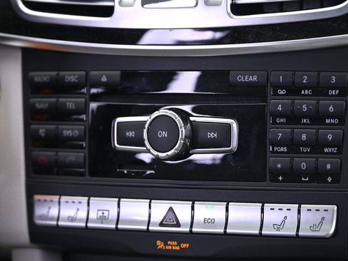 Used 2015 Mercedes-Benz E 400 E 400 image 34