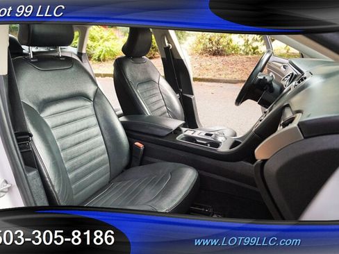 Used 2017 Ford Fusion SE w/ Fusion SE Technology Package FWD image 18