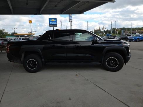 New 2026 Chevrolet Silverado EV Trail Boss image 5