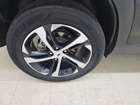 Used 2024 Chevrolet Trax RS FWD image 21