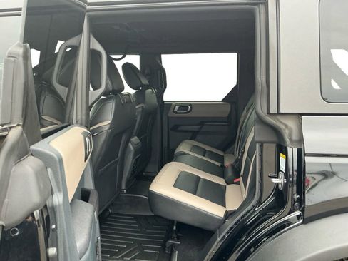 Used 2024 Ford Bronco Wildtrak image 21