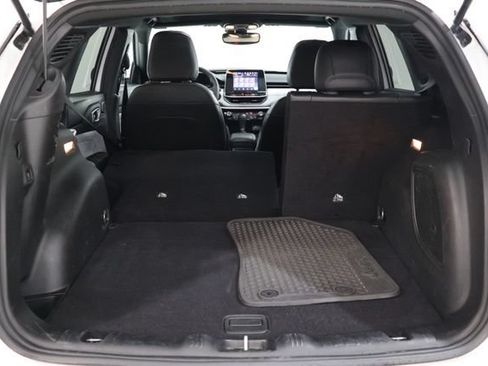 Used 2025 Jeep Compass Latitude w/ Sun & Sound Group AWD/4WD image 39