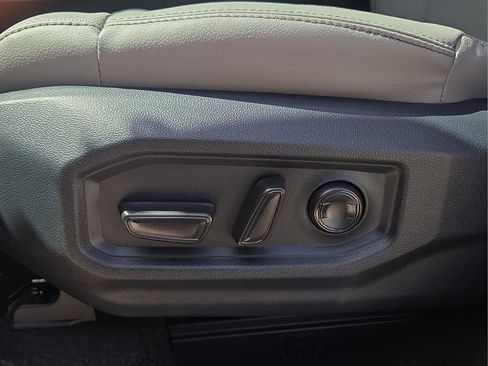 New 2026 Toyota Tundra Limited AWD/4WD image 19