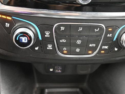 Used 2023 Chevrolet Traverse High Country AWD/4WD image 21