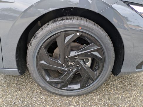 New 2026 Hyundai Elantra SEL Sport FWD image 12