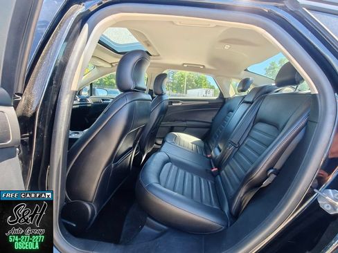 Used 2018 Ford Fusion SE w/ Fusion SE Technology Package FWD image 18