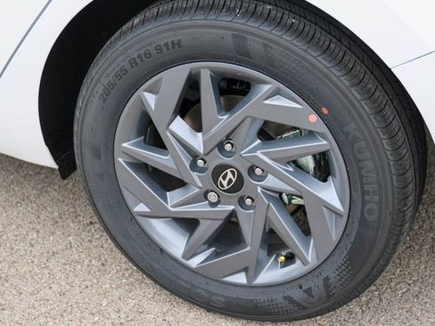 New 2025 Hyundai Elantra Blue image 5