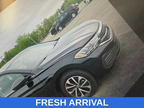 Used 2024 Volkswagen Jetta S FWD image 2