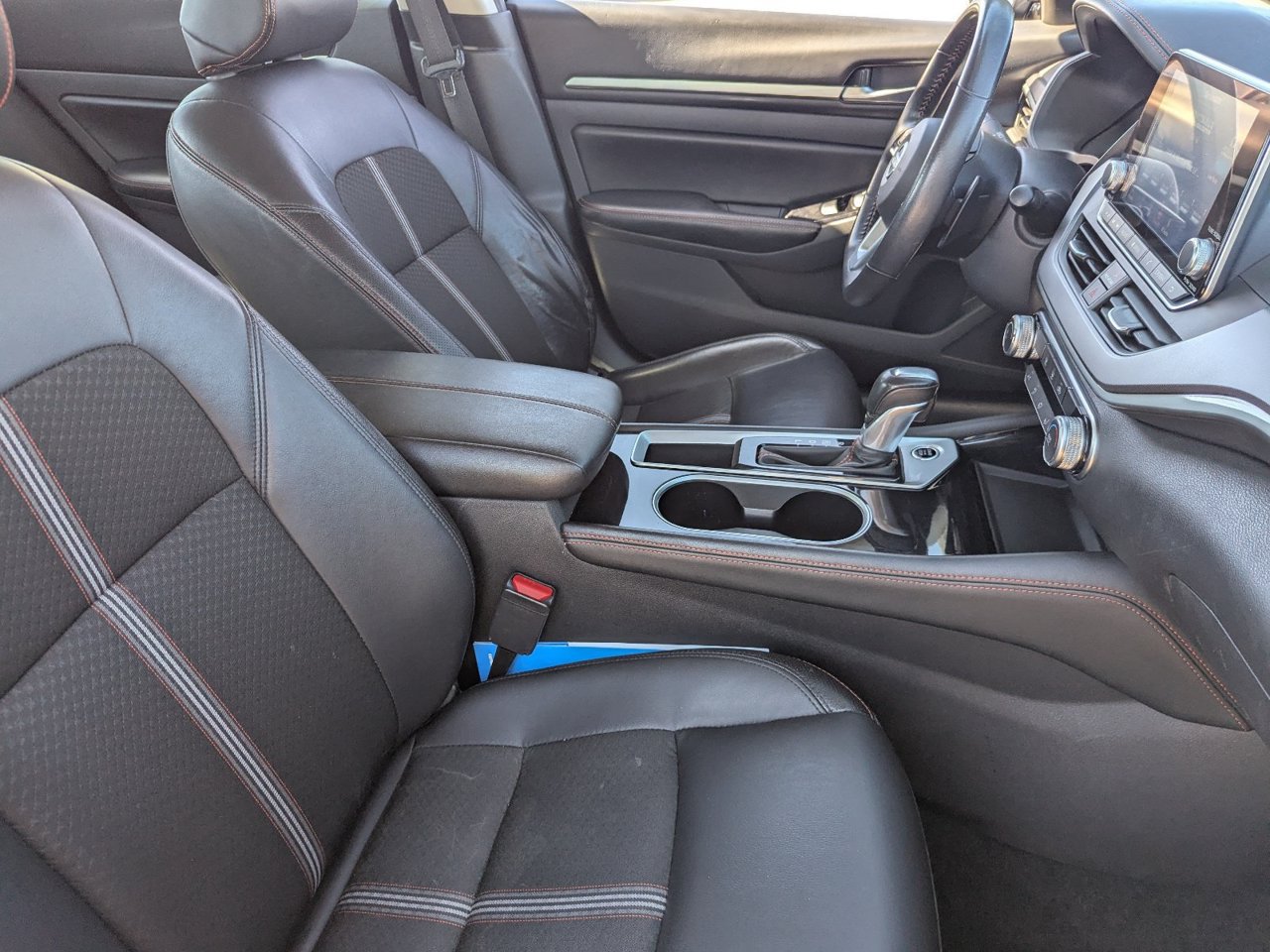 Used 2025 Nissan Altima 2.5 SR FWD image 10