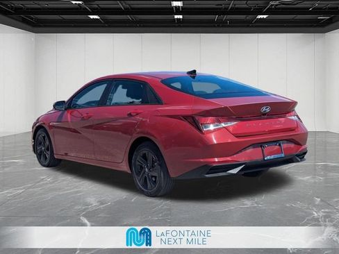 Used 2023 Hyundai Elantra SEL w/ Cargo Package FWD image 3