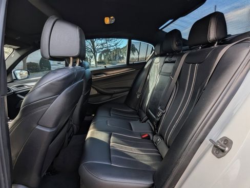 Used 2022 BMW M550i xDrive w/ Executive Package image 12