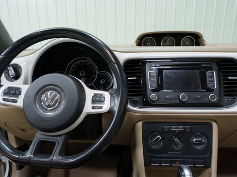 Used 2013 Volkswagen Beetle TDI FWD image 13